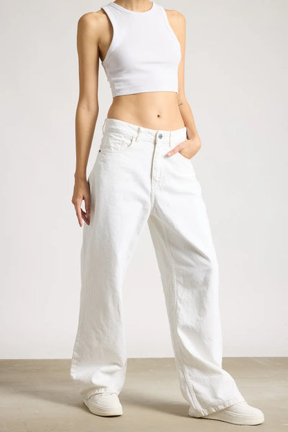 IMSONS White High-Waist Loose Straight  Jeans.