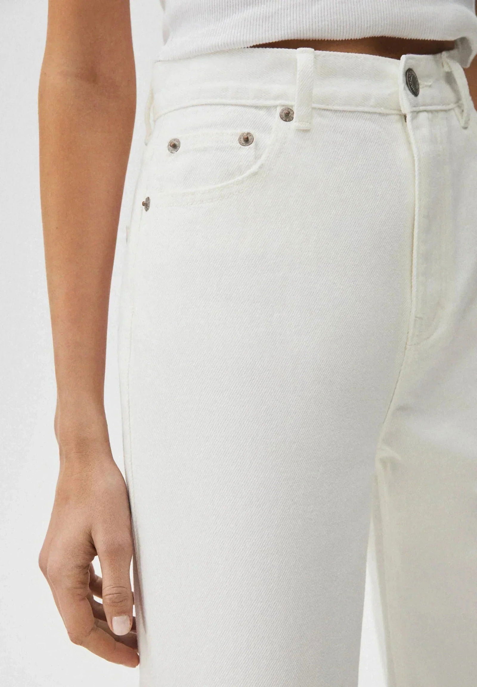 IMSONS White High-Waist Wide-Leg  Jeans. - THE IMSONS